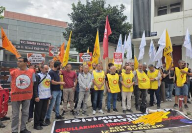 İzmir’de “eğitimde şiddete hayır” eylemi